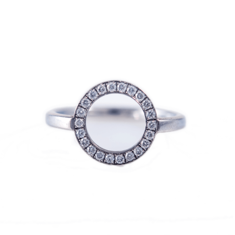Ring in Platin mit 22 kleinen Brillanten zus. ca. 0,40ct TW-W/vsi-si.