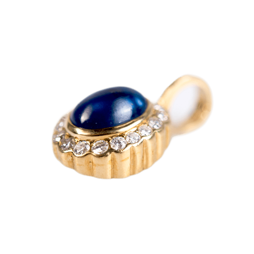 Anhänger an Klappöse in 750 Gelbgold mit einem Saphir Cabochon und 18 Diamanten im Brillantschliff