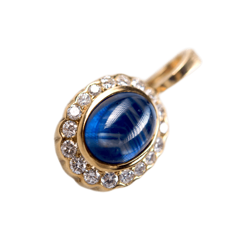 Anhänger an Klappöse in 750 Gelbgold mit einem Saphir Cabochon und 18 Diamanten im Brillantschliff