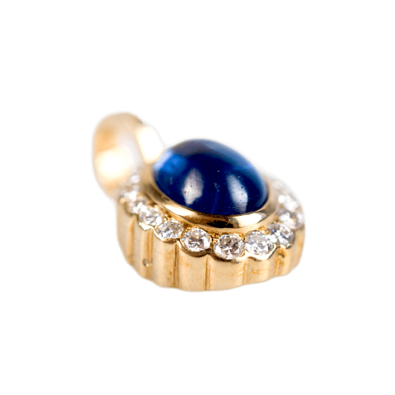 Anhänger an Klappöse in 750 Gelbgold mit einem Saphir Cabochon und 18 Diamanten im Brillantschliff