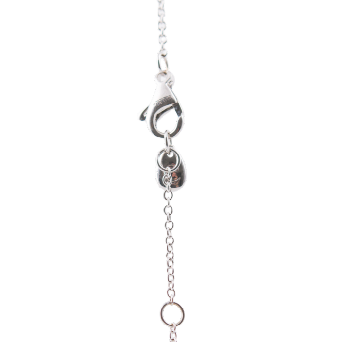 COLLIER LOVE