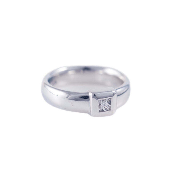 Ring in 750 Weißgold mit einem Diamant im Princess-Cut