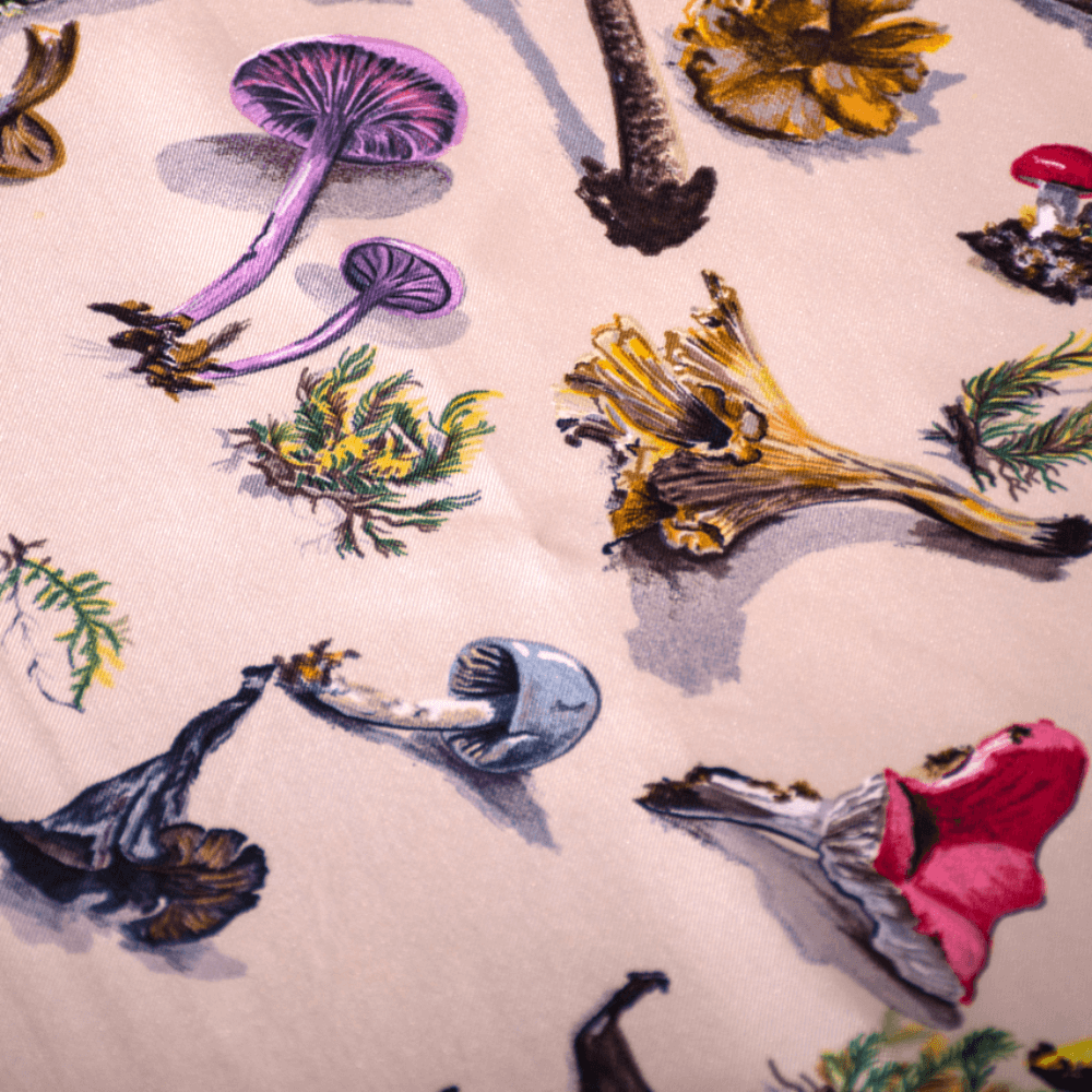 Hermès Carré 90 "Champignons" aus reiner Seide