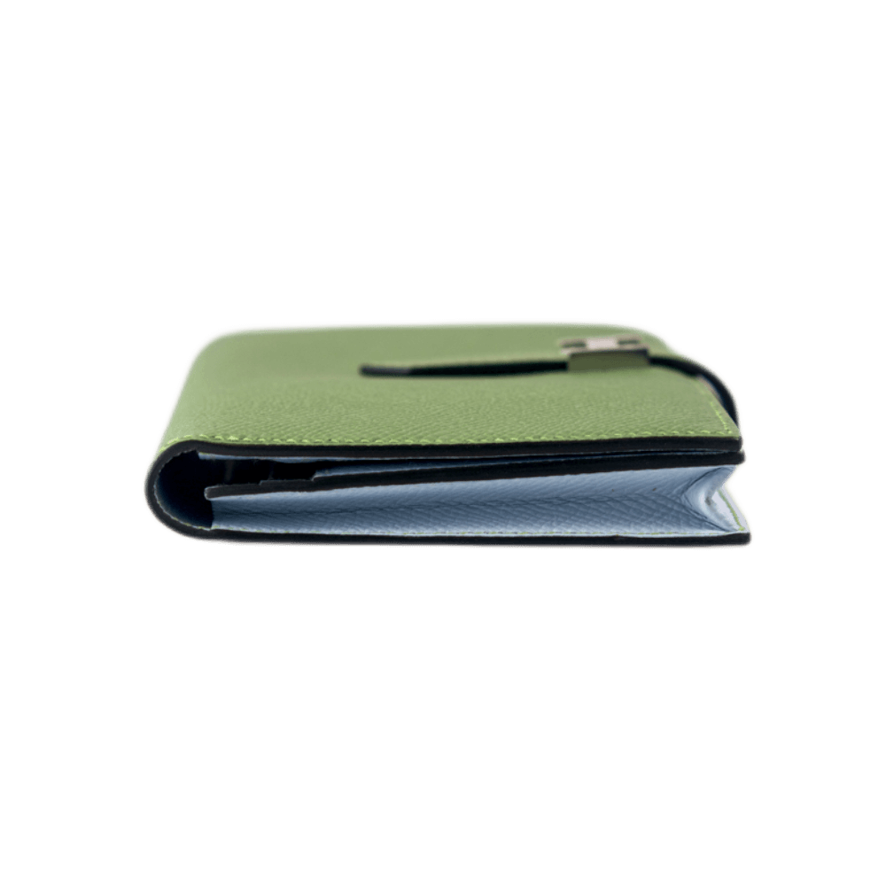 Hermès Portefeuille Béarn Soufflet Verso aus Epsom Kalbsleder in der Farbe Vert Criquet