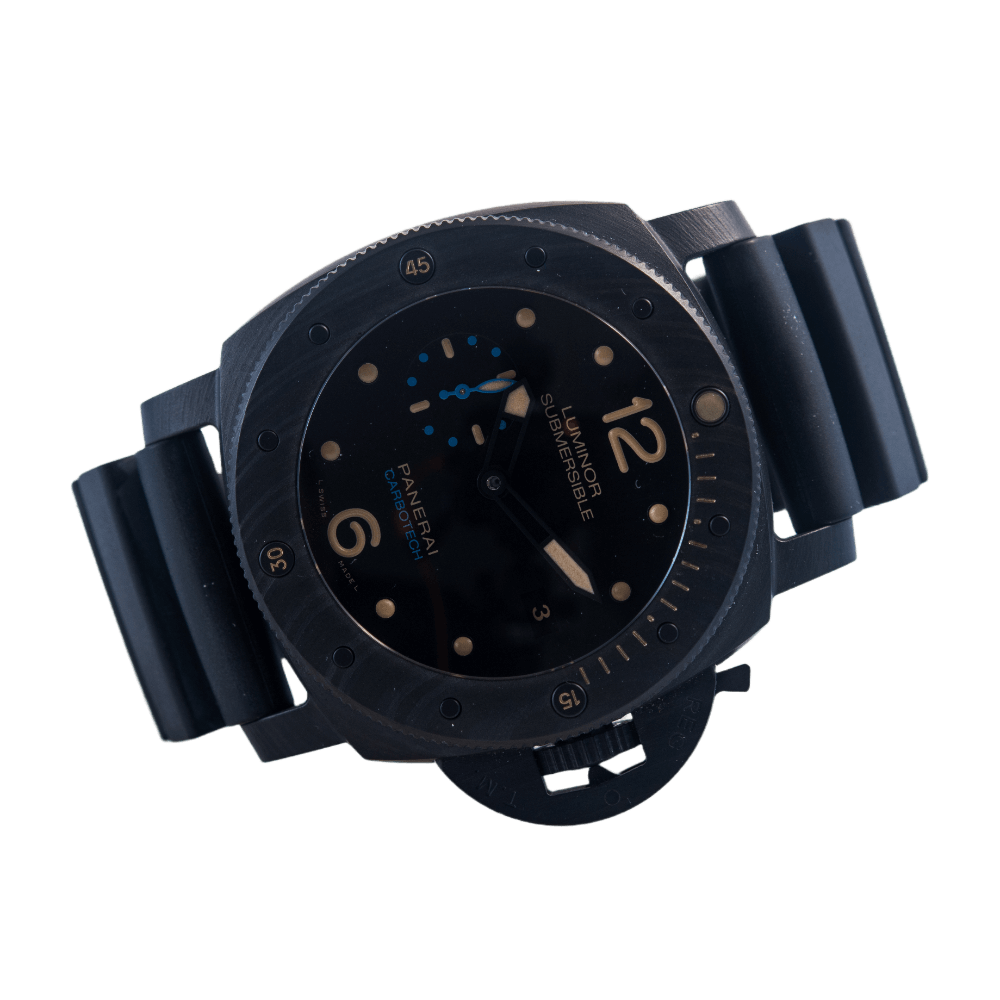 Panerai Luminor Submersible 1950 Carbotech Herrenuhr mit Handaufzugwerk.
