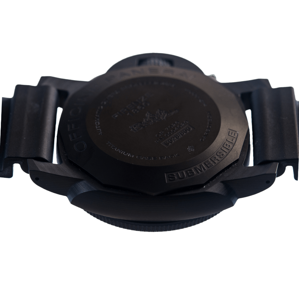 Panerai Luminor Submersible 1950 Carbotech Herrenuhr mit Handaufzugwerk.