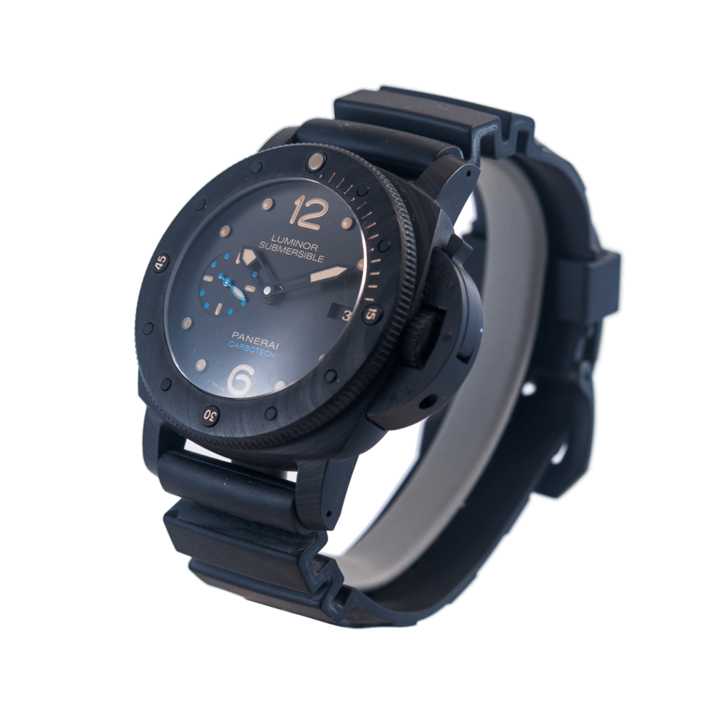 Panerai Luminor Submersible 1950 Carbotech Herrenuhr mit Handaufzugwerk.