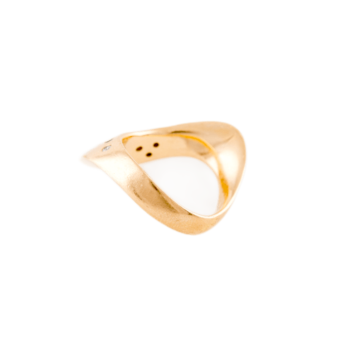 Ring in 585 Gelbgold mit neun farbigen Brillanten
sowie 14 weißen Brillanten