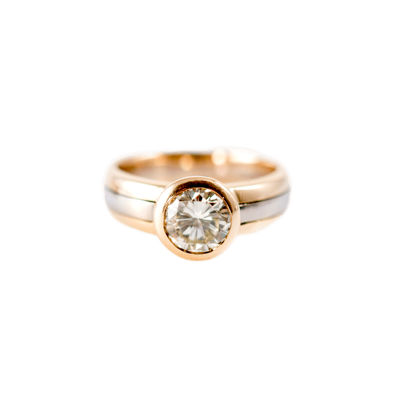 Ring in 750 Gelb- und Weißgold mit einem Brillant