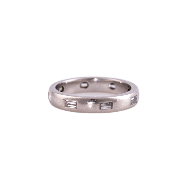 Ring in Platin mit acht Diamant-Baguette