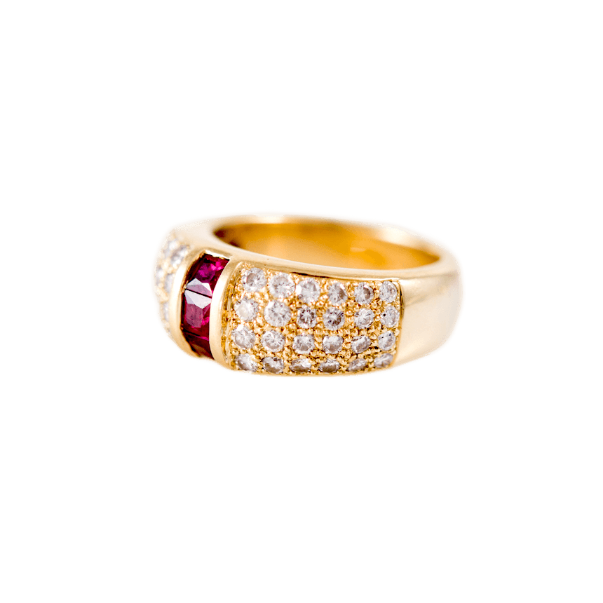 Ring in 750 Gold mit 48 kleinen Brillanten