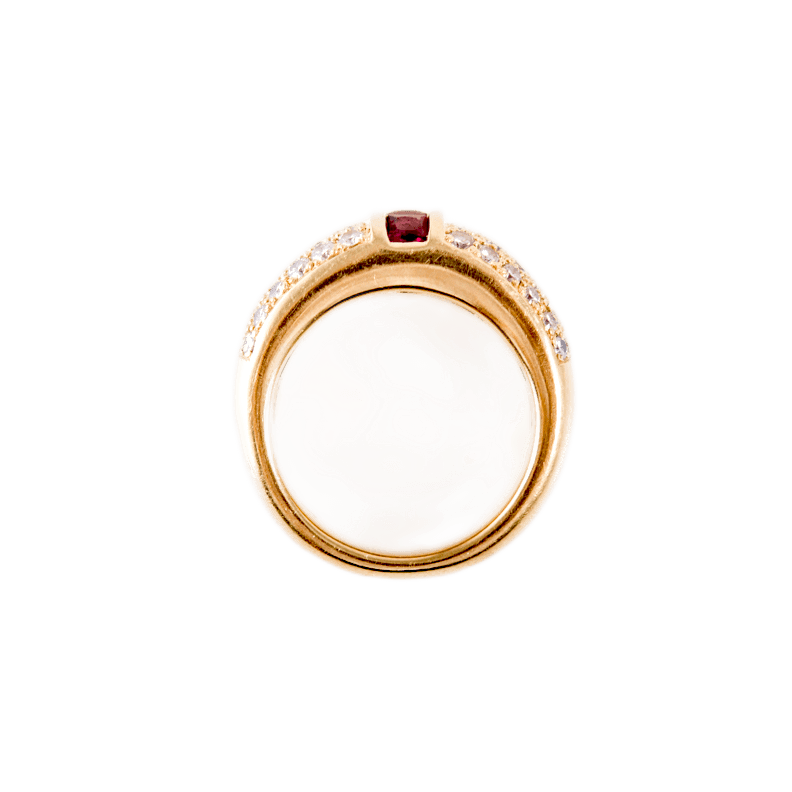Ring in 750 Gold mit 48 kleinen Brillanten