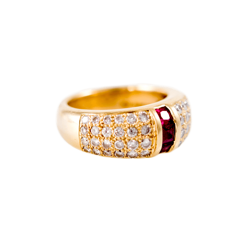Ring in 750 Gold mit 48 kleinen Brillanten