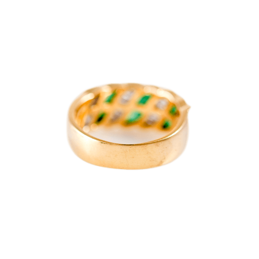 Ring in 750 Gelbgold mit 23 Diamant-Trapezen und 15 Smaragden