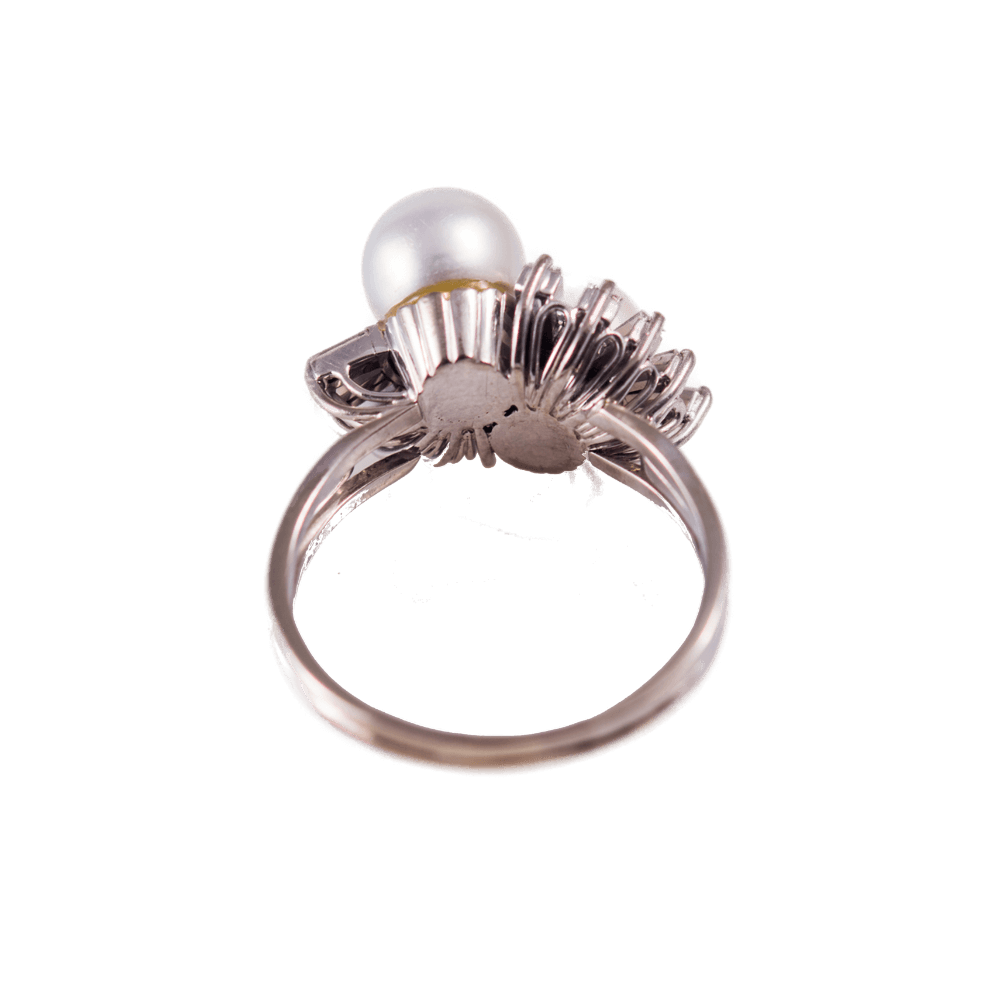 Ring mit Perlen und Diamanten