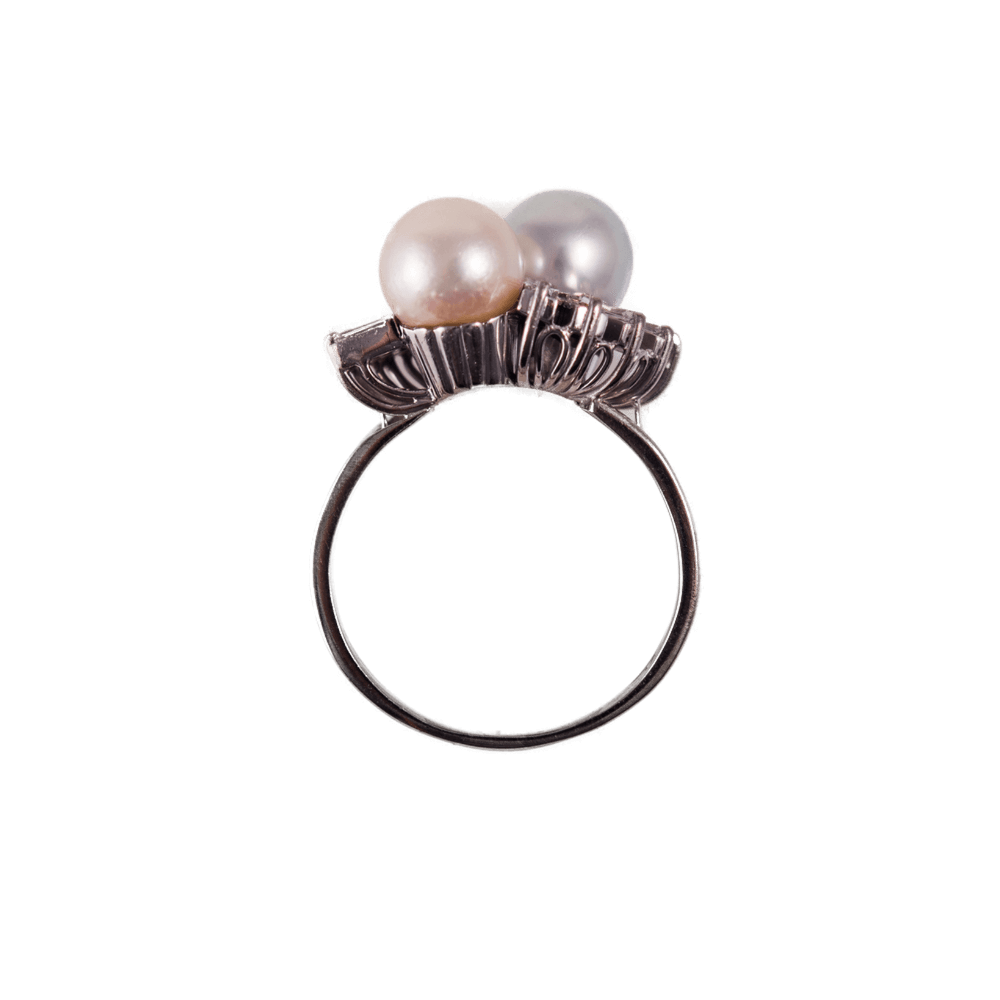 Ring mit Perlen und Diamanten