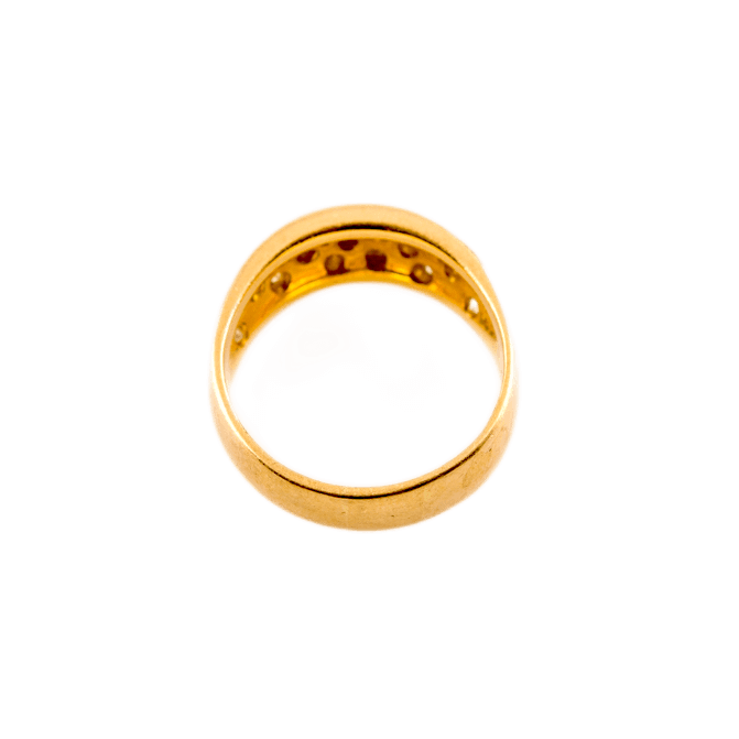 Ring in 750 Gelbgold mit 18 Brillanten