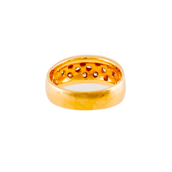 Ring in 750 Gelbgold mit 18 Brillanten
