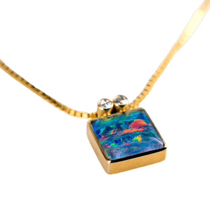 Collier in 585 Gelbgold mit einer Opal-Triplette