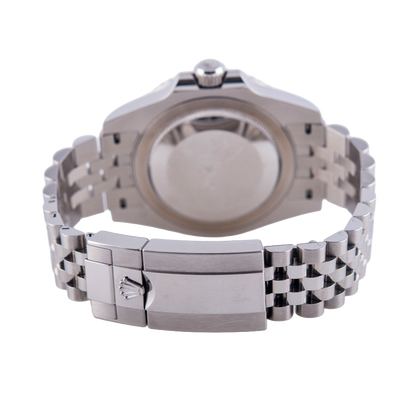 Rolex Oyster Perpetual GMT-Master 2 "Batman" Armbanduhr
in Edelstahl mit Automatikwerk.
Keramik Lünette blau-schwarz.