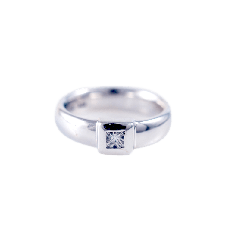 Ring in 750 Weißgold mit einem Diamant im Princess-Cut