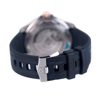 Omega Seamaster Diver 300m Co-Axial Master Chronometer Armbanduhr in Edelstahl und Gold mit Automatikwerk