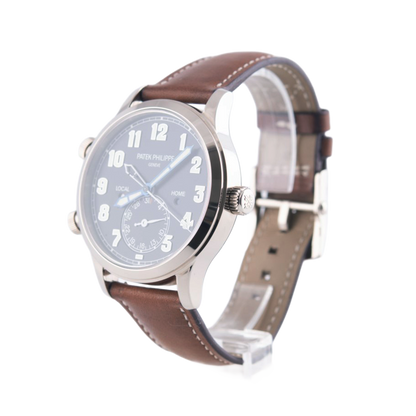 Patek Philippe Pilot Travel Time Armbanduhr
in 750 Weißgold mit Automatikwerk