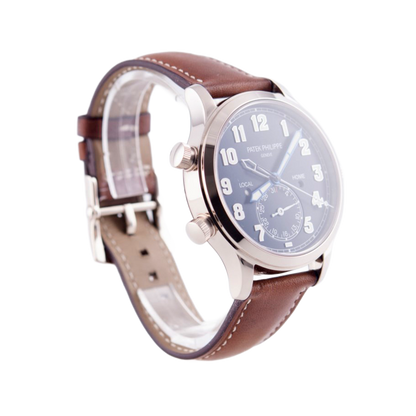 Patek Philippe Pilot Travel Time Armbanduhr
in 750 Weißgold mit Automatikwerk