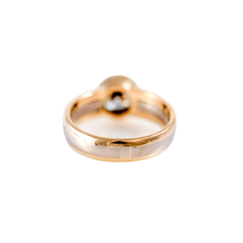 Ring in 750 Gelb- und Weißgold mit einem Brillant