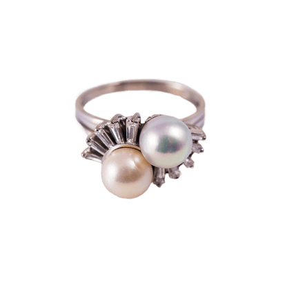 Ring mit Perlen und Diamanten