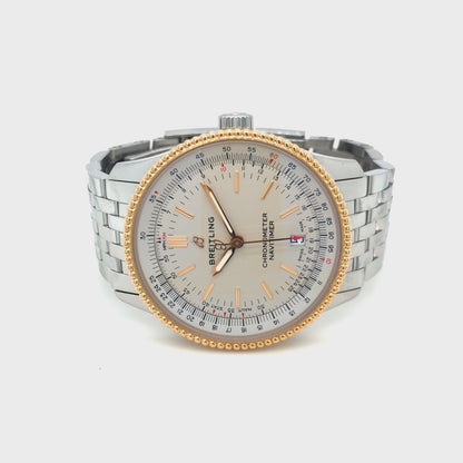 Breitling Navitimer Automatic 38 Armbanduhr in Edelstahl und Roségold mit Automatikwerk.