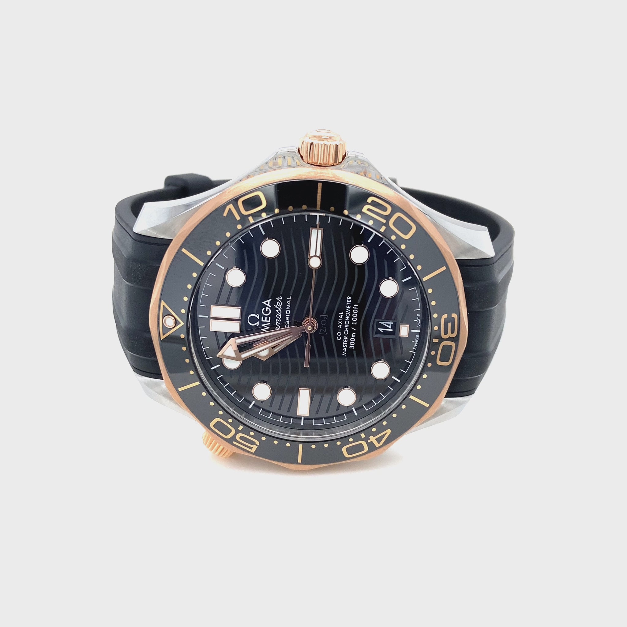 Omega Seamaster Diver 300m Co-Axial Master Chronometer Armbanduhr in Edelstahl und Gold mit Automatikwerk