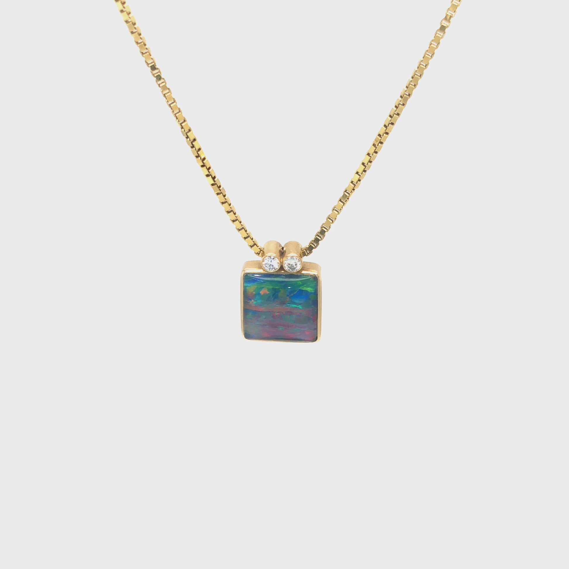 Collier in 585 Gelbgold mit einer Opal-Triplette